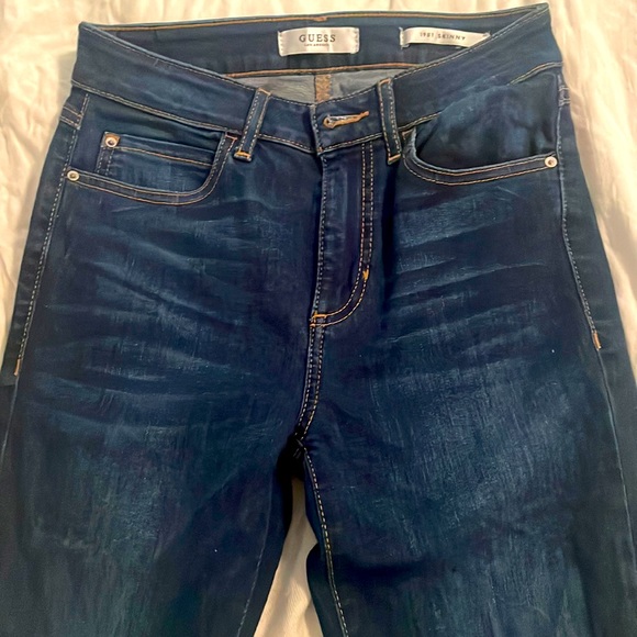 Mint condition dark denim Guess Jeans Size 26 1981 Skinny - Picture 1 of 4